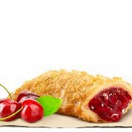 Пирожок с вишней Фото