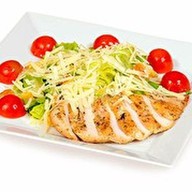 Салат Цезарь с курицей Фото