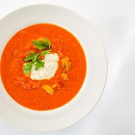 Томатный суп с муссом из Пармезана Фото