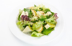 Салат с грушей и сыром Тофу - Фото