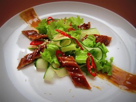 Салат с угрем - Фото