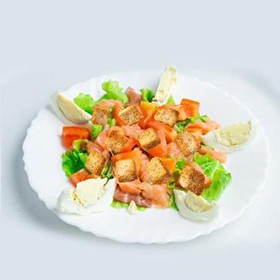 Цезарь салат с лососем - Фото