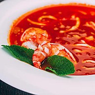 Чаудер с морепродуктами томатный Фото