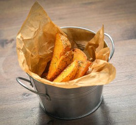 Картофельные дольки с пармезаном - Фото