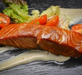 Филе копченого лосося в сливочном соусе - Фото