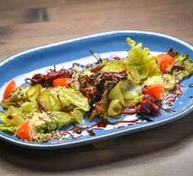 Салат с ростбифом и овощами-гриль - Фото