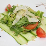 Салат с авокадо Фото
