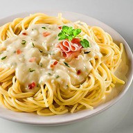Спагетти с сырным соусом Фото