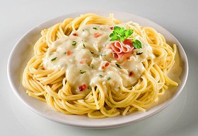 Спагетти с сырным соусом - Фото