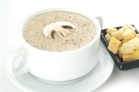 Крем-суп из шампиньонов с тар-таром - Фото
