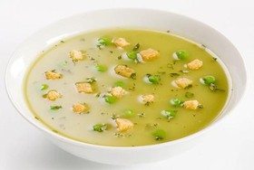 Крем-суп гороховый с копченостям - Фото