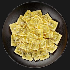 Равиоли с сыром и шпинатом - Фото