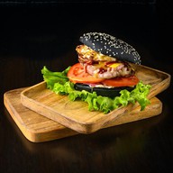 BBQ бургер с беконом Фото