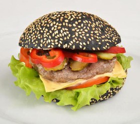 Блэк бургер с говядиной - Фото