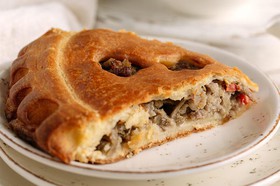 Пирог с мясом и баклажанами - Фото