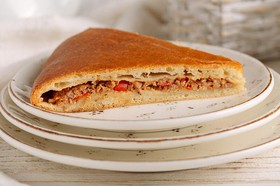 Пирог осетинский с мясом и овощами - Фото