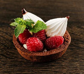 Корзиночка ягоды в шоколаде - Фото