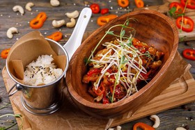 Курица wok с кешью - Фото