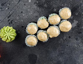 Ролл с авокадо и ореховым соусом - Фото