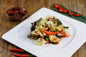 Салат овощной с морскими водорослями - Фото