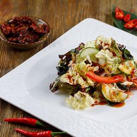 Салат овощной с морскими водорослями Фото