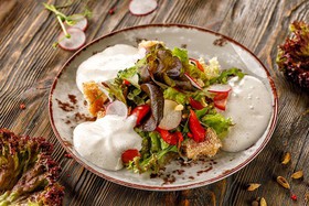Салат с креветками с пряным карри - Фото