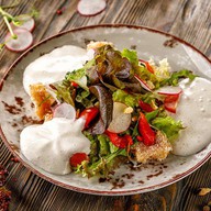 Салат с креветками с пряным карри Фото