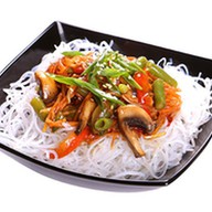 Фунчоза с овощами под соусом кинг Фото