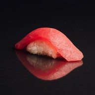 Суши с тунцом Фото