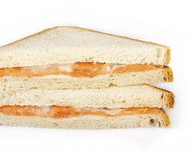 Сэндвич с семгой на пшеничном хлебе - Фото