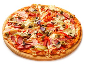 Пицца сливочная с курицей и беконом - Фото