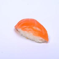 Суши с копчённым лососем Фото