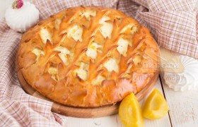 Пирог с творогом, зефиром и персиками - Фото