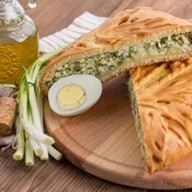Пирог с зеленым луком и яйцом Фото