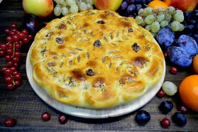 Пирог с яблоками, корицей и орехами - Фото