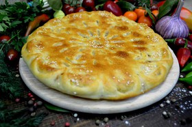 Осетинский пирог с мясом, грибами, сыром - Фото
