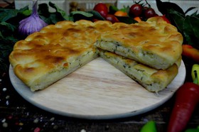 Постный пирог с картошкой и зеленью - Фото