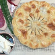 Пирог с мясом, грибами и сыром Фото