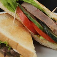 Сэндвич с говяжьим языком Фото