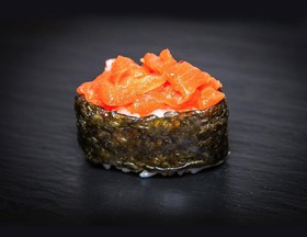Суши острый лосось - Фото