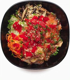 Поке с лососем, редисом и томатами - Фото