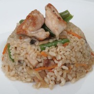 Рис с курицей и овощами Фото