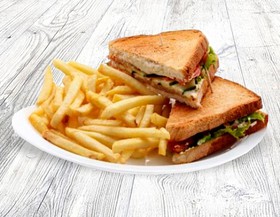 Сэндвич с ветчиной и сыром + фри - Фото