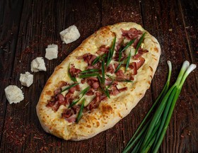 Пицца с беконом - Фото