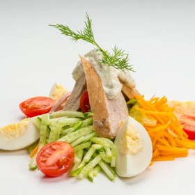 Шеф - салат с курицей и овощами - Фото