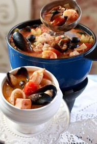 Суп из морской рыбы и морепродуктов - Фото