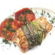 Подушка из красной рыбы Фото