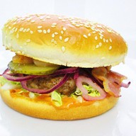 Бургер для злого голодного волка Фото