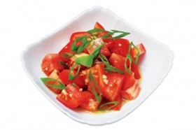 Салат из свежих помидоров - Фото