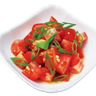 Салат из свежих помидор Фото